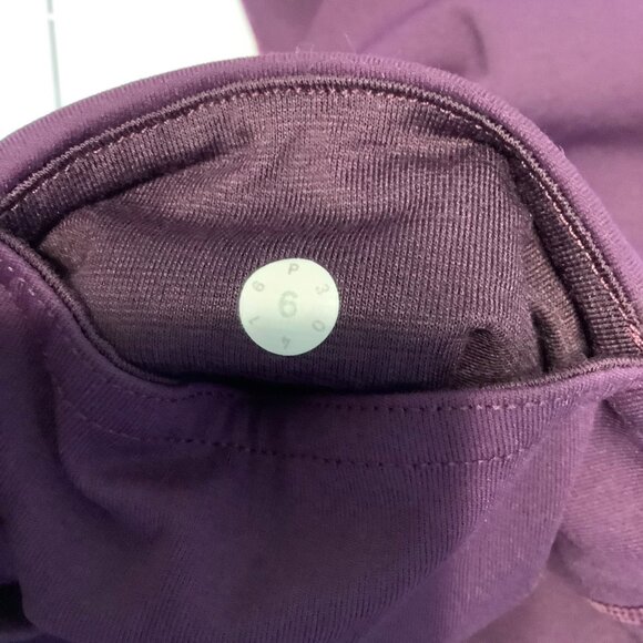 Lululemon Size 6 Dark Purple Mesh Panel Leggings 28" Inseam P30416 Workout Yoga - Picture 3 of 10